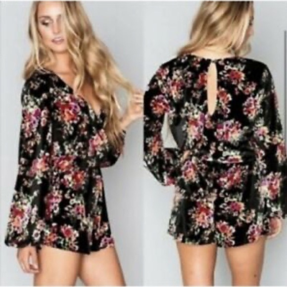 Show Me Your MuMu Kelsey Crushed Velvet Floral Romper in Medium - Picture 1 of 9